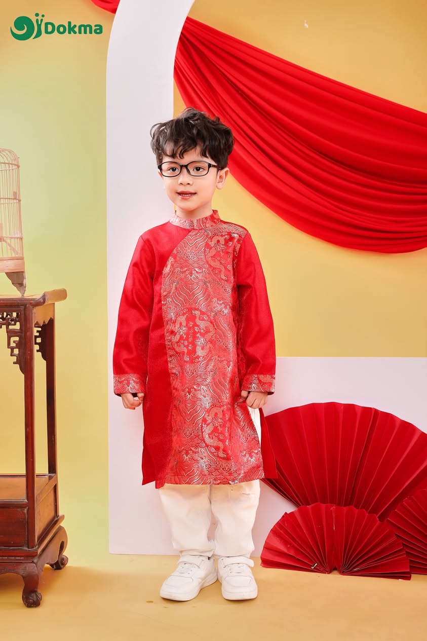 Xuân về trên tà áo gấm – Tết an vui theo từng bước chân con