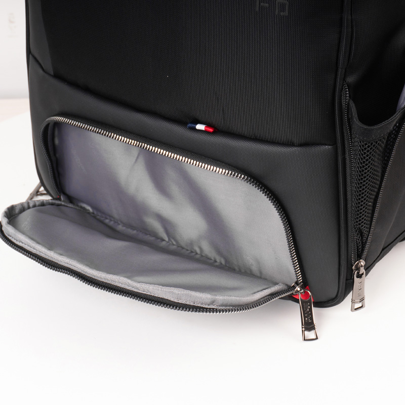 Cặp đa năng 446 sử dụng chất liệu chống thấm nước