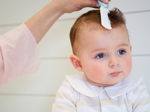Sanosan: Những lợi ích khi chải tóc cho bé thường xuyên mẹ nên biết