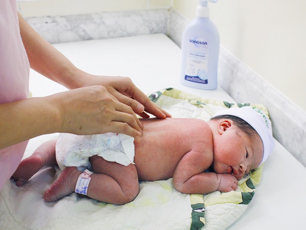 Sanosan: Kiến thức cơ bản về chăm sóc da cho trẻ sơ sinh