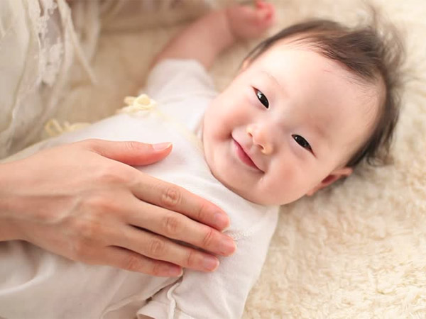 Sanosan - 23 mẹo chăm sóc trẻ sơ sinh giúp mẹ bớt 'đầu bù tóc rối'