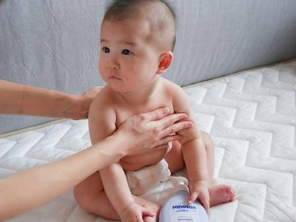 Sanosan - Massage cho bé – Lợi ích và kỹ thuật