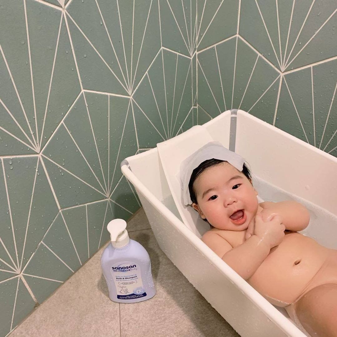 Hướng dẫn cách tắm đơn giản cho trẻ sơ sinh