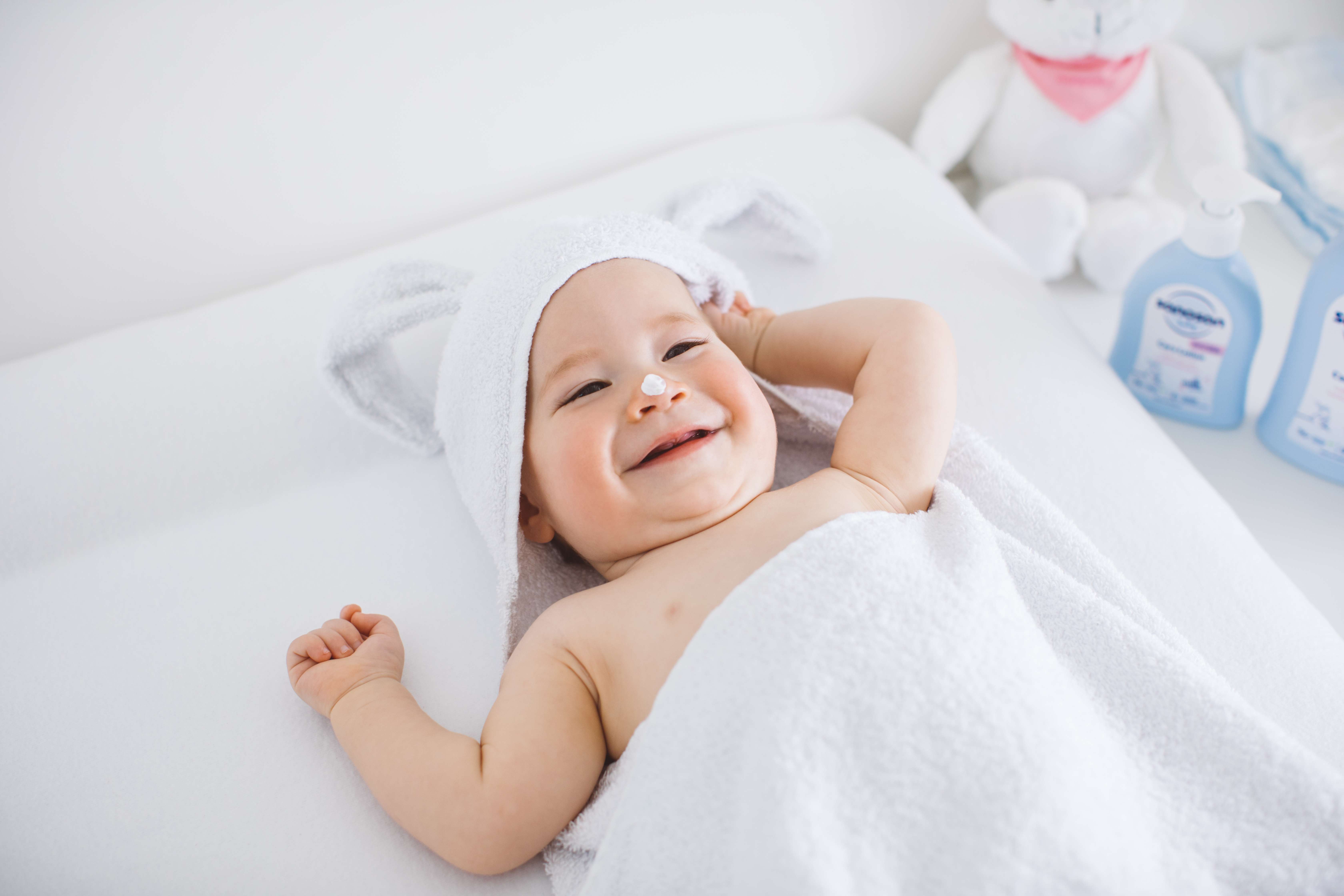 Chăm sóc toàn diện da khô và nhạy cảm mùa hanh khô cho bé yêu