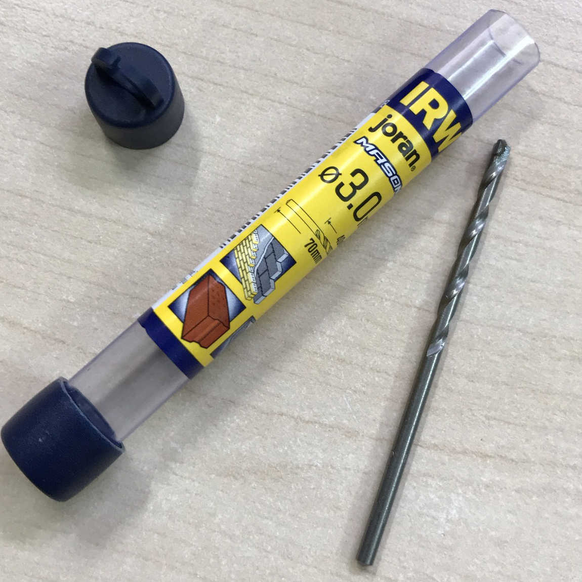 Mũi khoan tường-bê tông chân tròn 3x70mm IRWIN 10501812