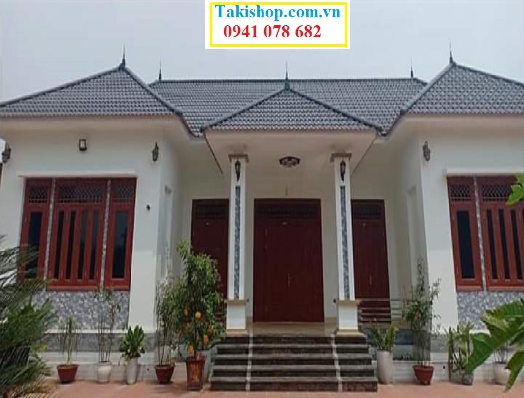 Lắp đặt cửa thép màu vân gỗ cho cả ngôi nhà