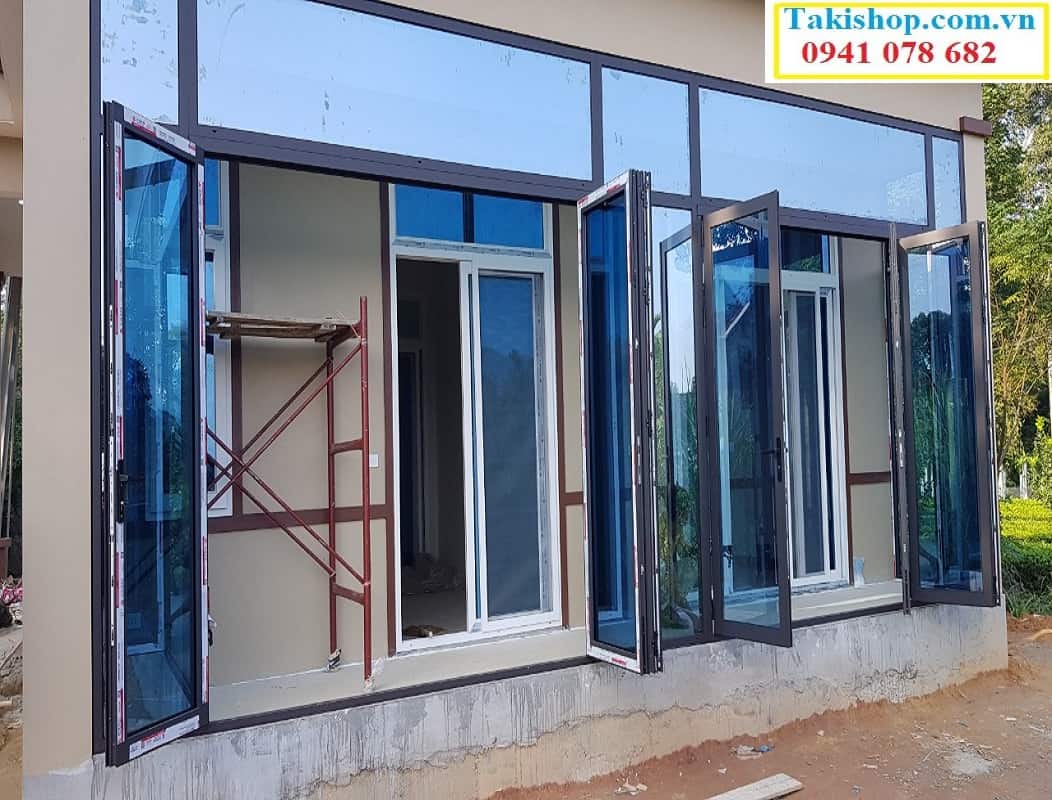 Lắp đặt cửa xếp trượt nhôm xingfa