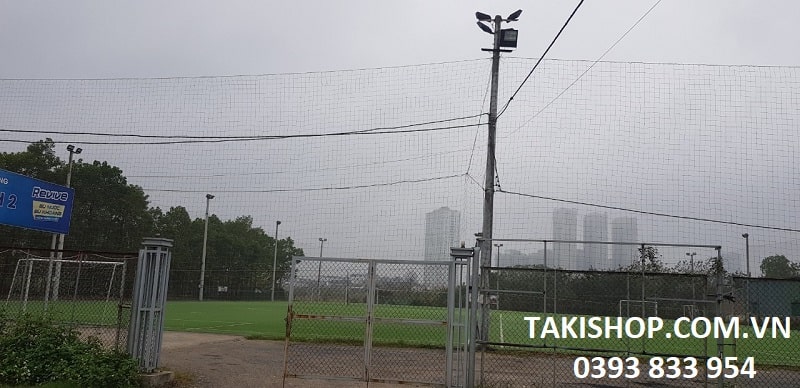 Cung cấp lưới chắn, quây sân bóng đá cỏ nhân tạo