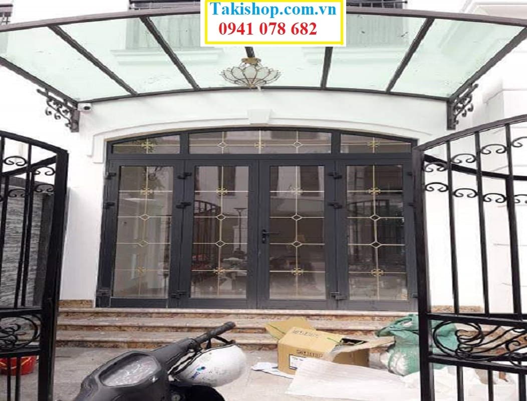 Thi công cửa đi 4 cánh bằng nhôm xingfa có nan trang trí đẹp