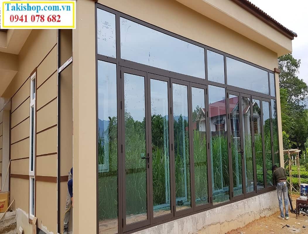 Thi công cửa xếp trượt nhôm xingfa xong đã được hoàn thiện