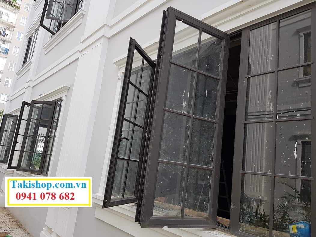 Thi công cửa sổ nhôm kính có nan trang trí