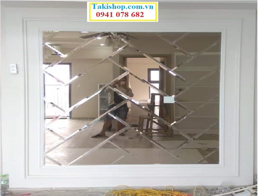 Thi công gương ghép nghệ thuật đẹp trang trí phòng khách
