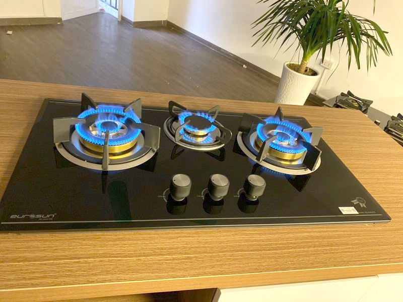 Đánh giá bếp gas âm Eurosun có tốt không?