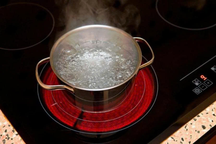 AN TOÀN HƠN KHI BẾP TỪ TRANG BỊ CẢM BIẾN NHIỆT VÀ CẢM BIẾN CHỐNG TRÀN