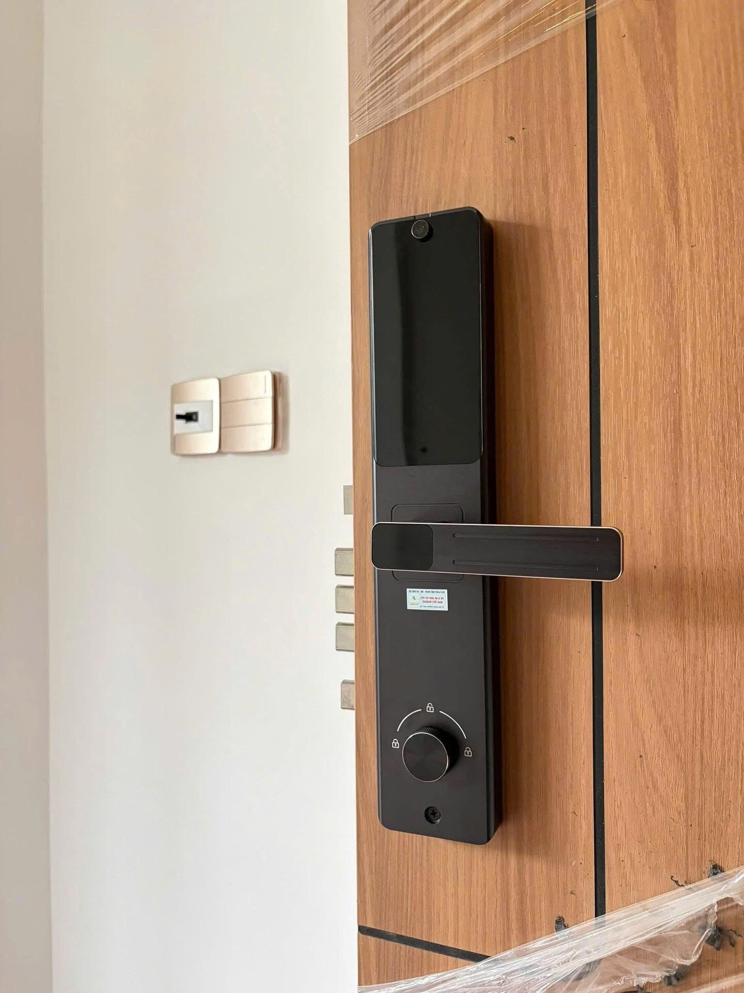 Khóa Điện Tử KASSLER KL-567 CNC BLACK APP TTlock