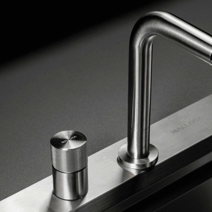 Vòi nóng lạnh dây rút inox 304 Malloca LuxSteel K068PO
