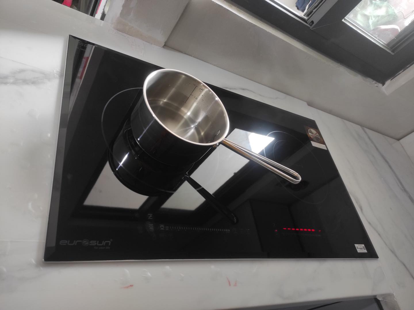 Bếp điện từ Eurosun EU-TE887G