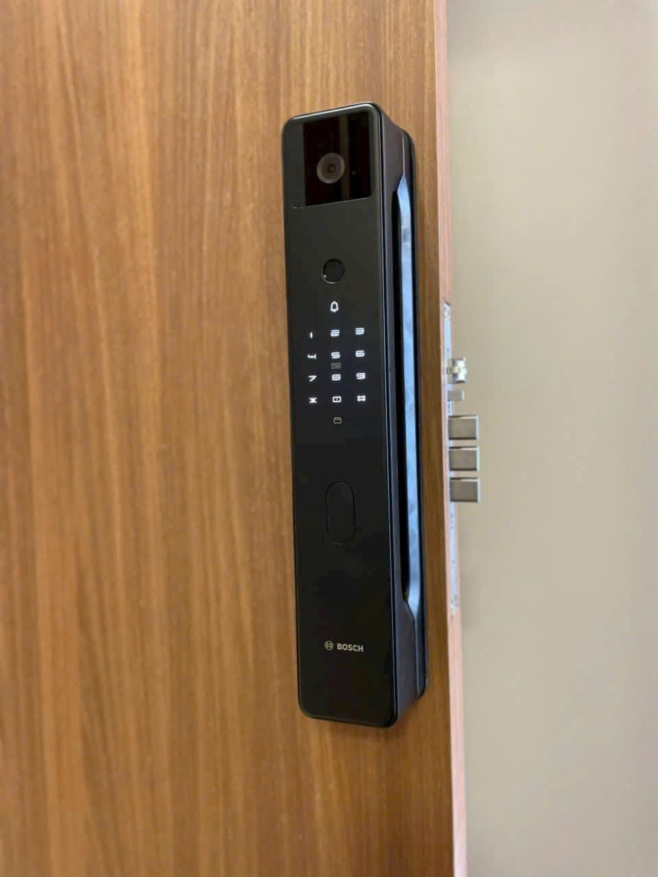 Khóa Điện Tử BOSCH FU8 PLUS BLACK DE