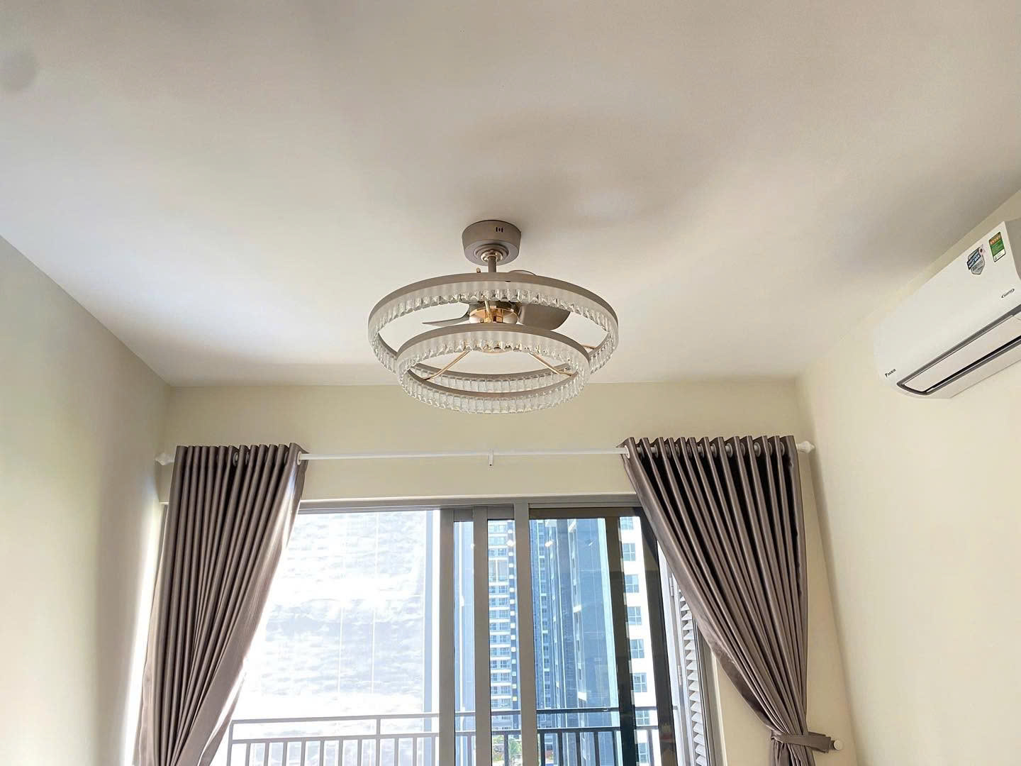 Quạt Trần FENGYE-MILAN FY986