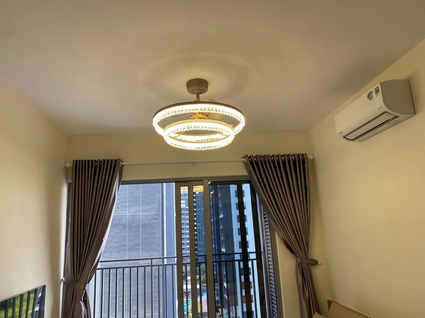 Quạt Trần FENGYE-MILAN FY986