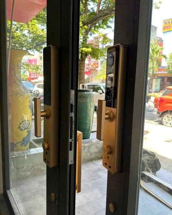 Khóa Cửa Điện Tử KASSLER KL-968 CNC GOLD APP