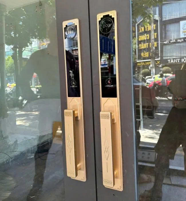 Khóa Cửa Điện Tử KASSLER KL-968 CNC GOLD APP
