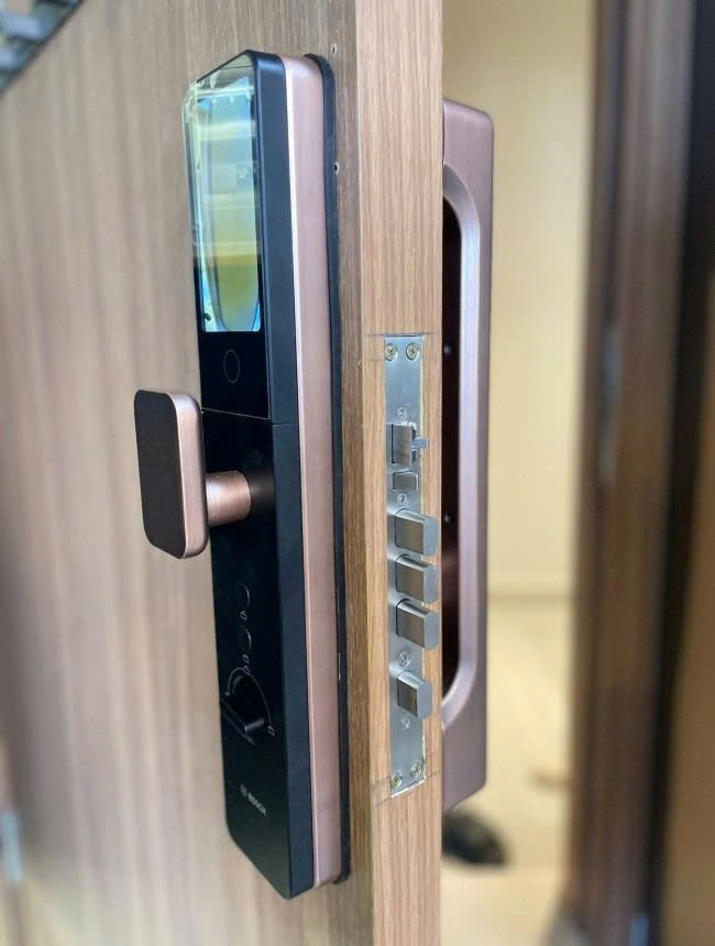 Khóa Điện Tử BOSCH FU8 PLUS BRONZE DE