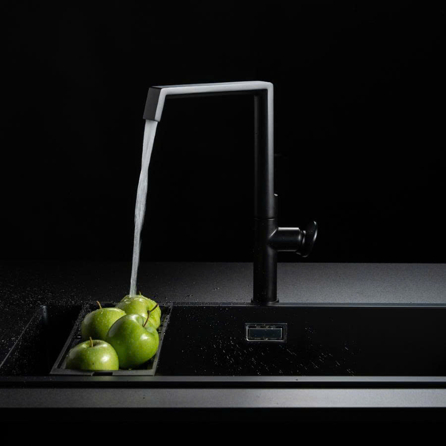 Vòi nóng lạnh đồng thau sơn phủ Malloca K342BM