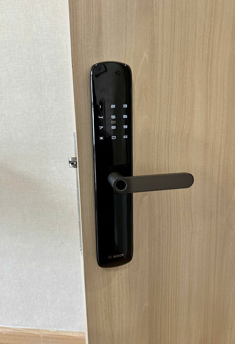 Khóa Điện Tử BOSCH ID60C Cosmic Black