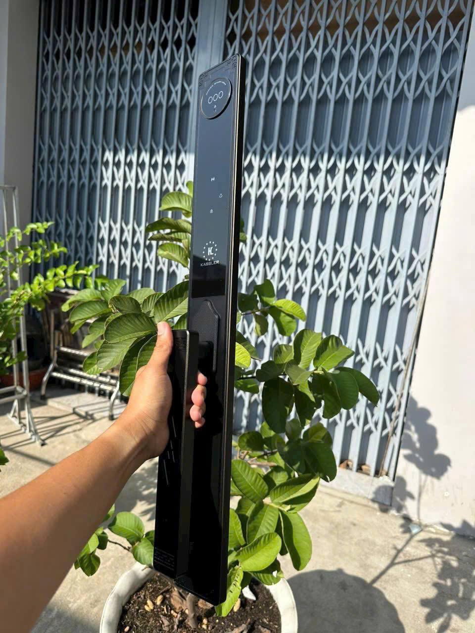 Khóa Cửa Điện Tử KASSLER KL-968 CNC BLACK APP
