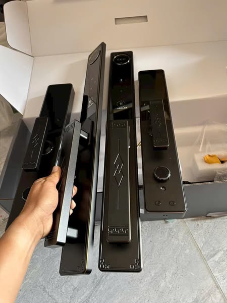 Khóa Cửa Điện Tử KASSLER KL-968 CNC BLACK APP