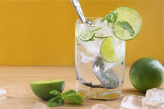 Lợi Ích Của Việc Uống Nước Chanh Ấm Mỗi Sáng Lợi Ích Của Việc Uống Nước Chanh Ấm Mỗi Sáng