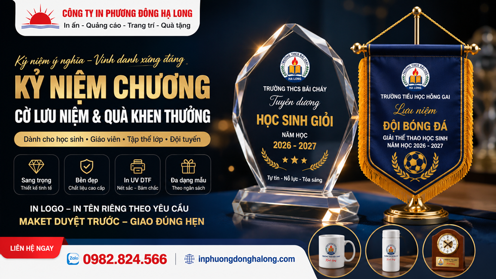 Kỷ niệm chương và cờ lưu niệm in tên trường tại Hạ Long