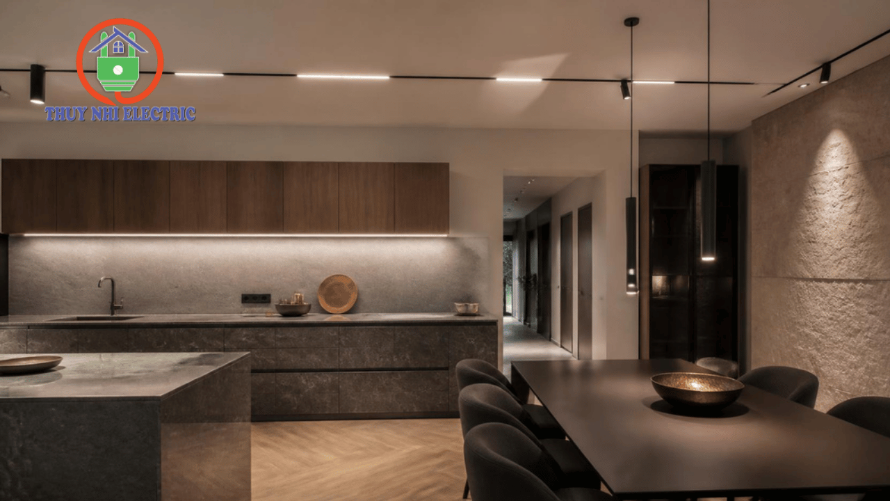 Đèn LED ray nam châm chiếu sáng khu vực bếp và bàn ăn hiện đại