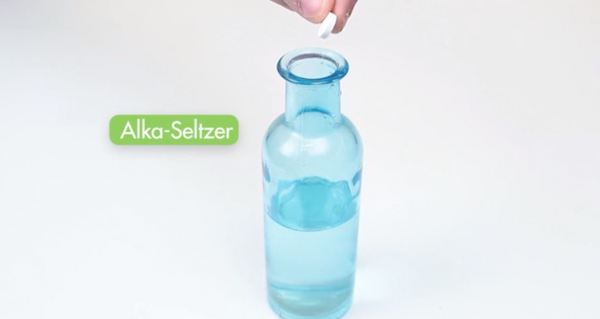 Dùng viên sủi Alka-Seltzer để vệ sinh chai lọ đựng mỹ phẩm