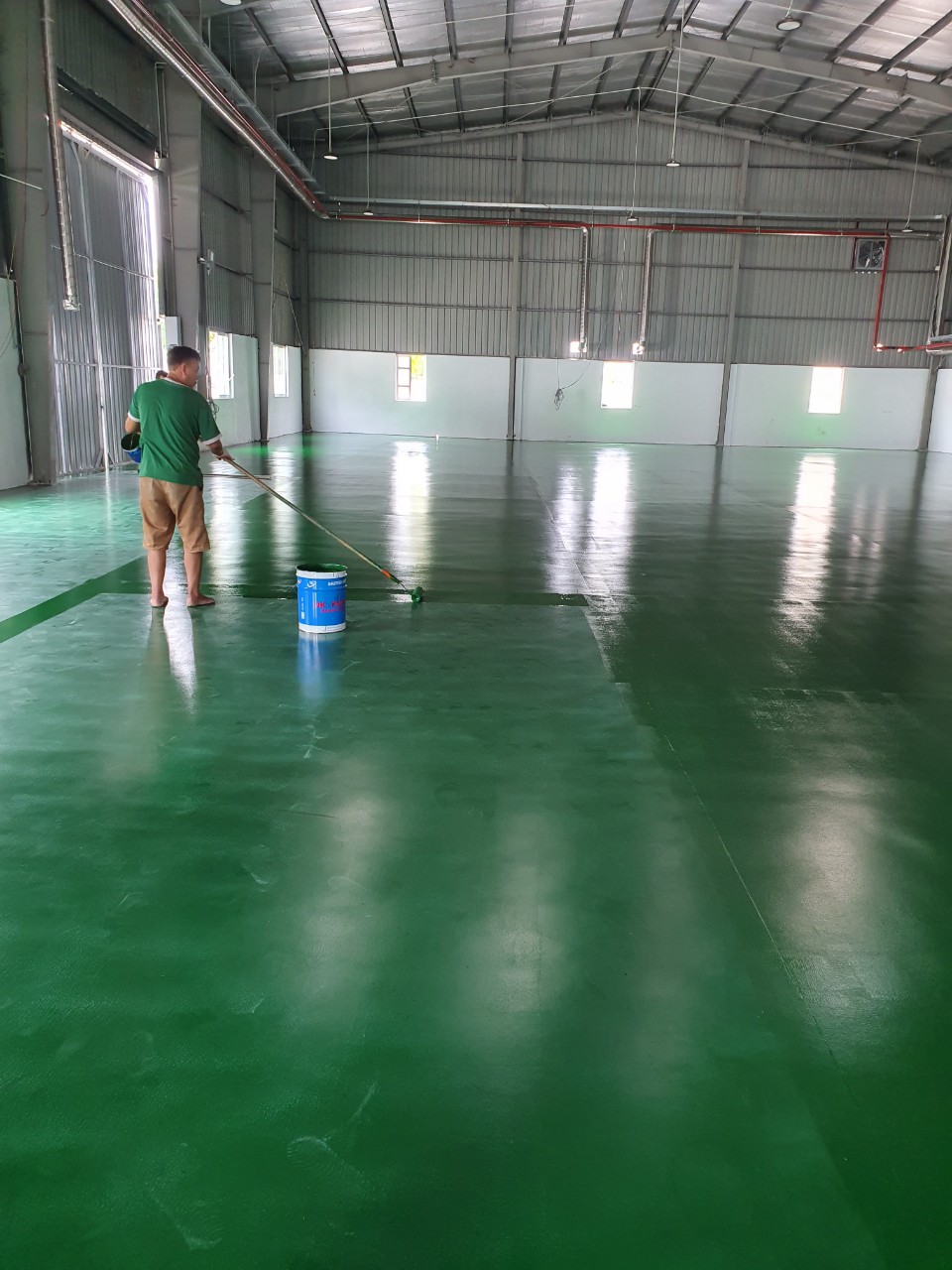 Sơn Epoxy ứng dụng sơn mặt sàn nhà xưởng