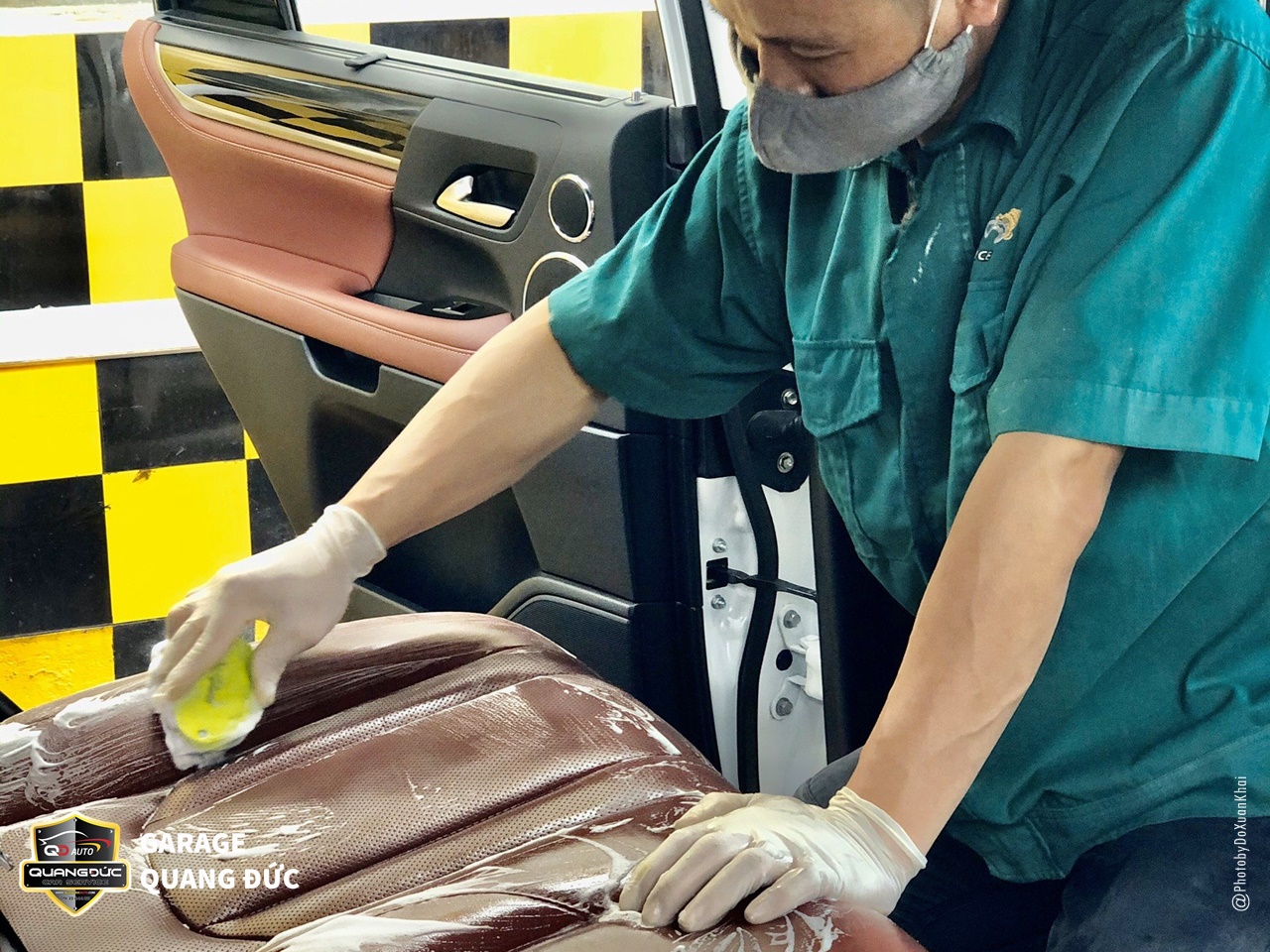 DỌN NỘI THẤT Ô TÔ NGẬP NƯỚC VỚI QUY TRÌNH XỬ LÝ CHUYÊN SÂU TRÁNH NHỮNG HẬU QUẢ KHÓ LƯỜNG