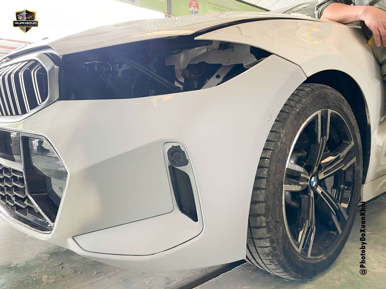 THAY ĐÈN - SƠN CẢN TRƯỚC BMW330i PHỤC HỒI VẺ ĐẸP SANG TRỌNG HIỆN ĐẠI