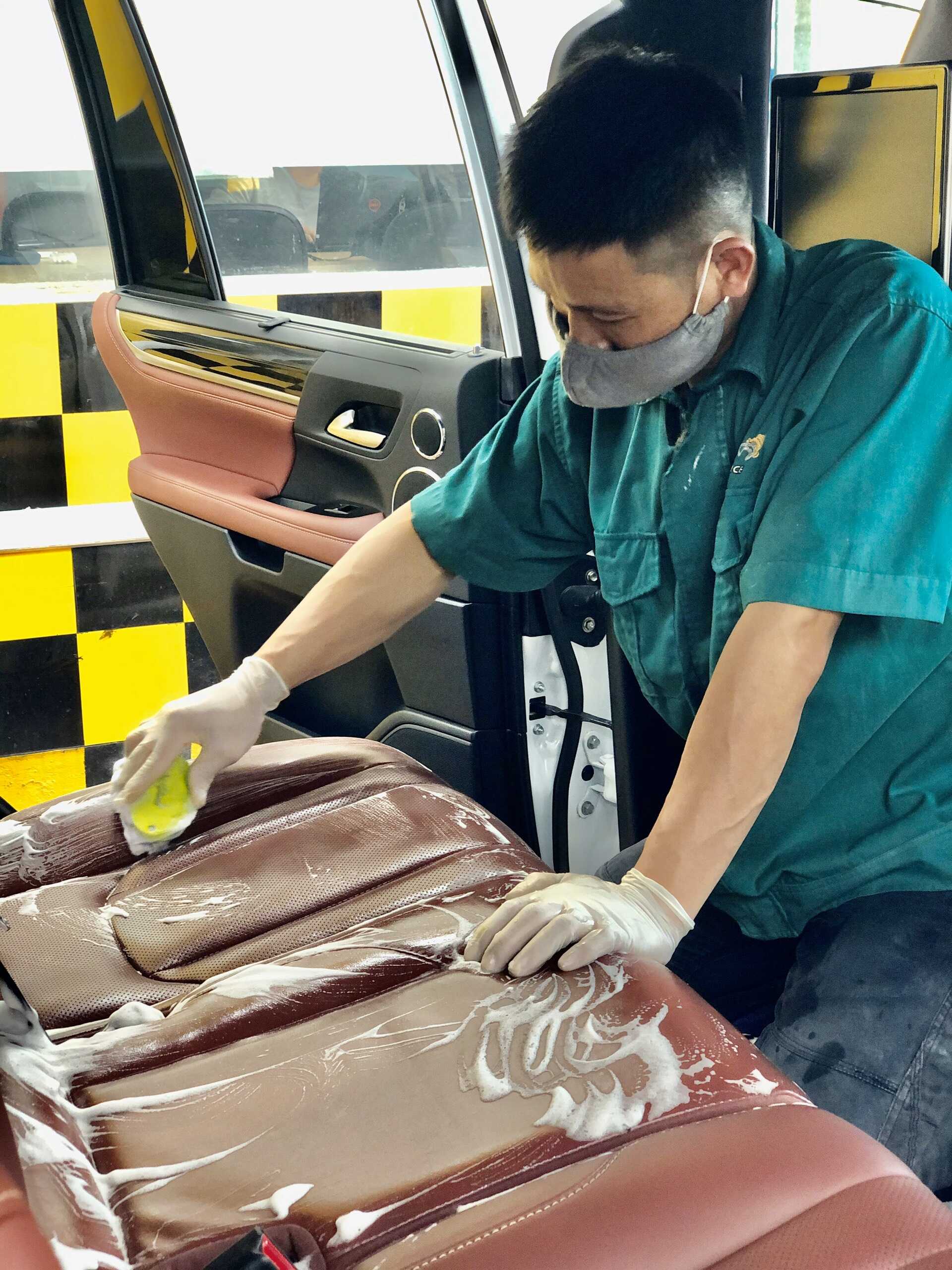 DỌN NỘI THẤT - ĐÁNH BÓNG XE UY TÍN CHẤT LƯỢNG TẠI GARAGE QUANG ĐỨC