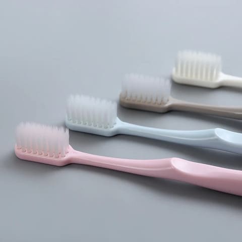Mối nguy hại khi sử dụng bàn chải khách sạn giá rẻ