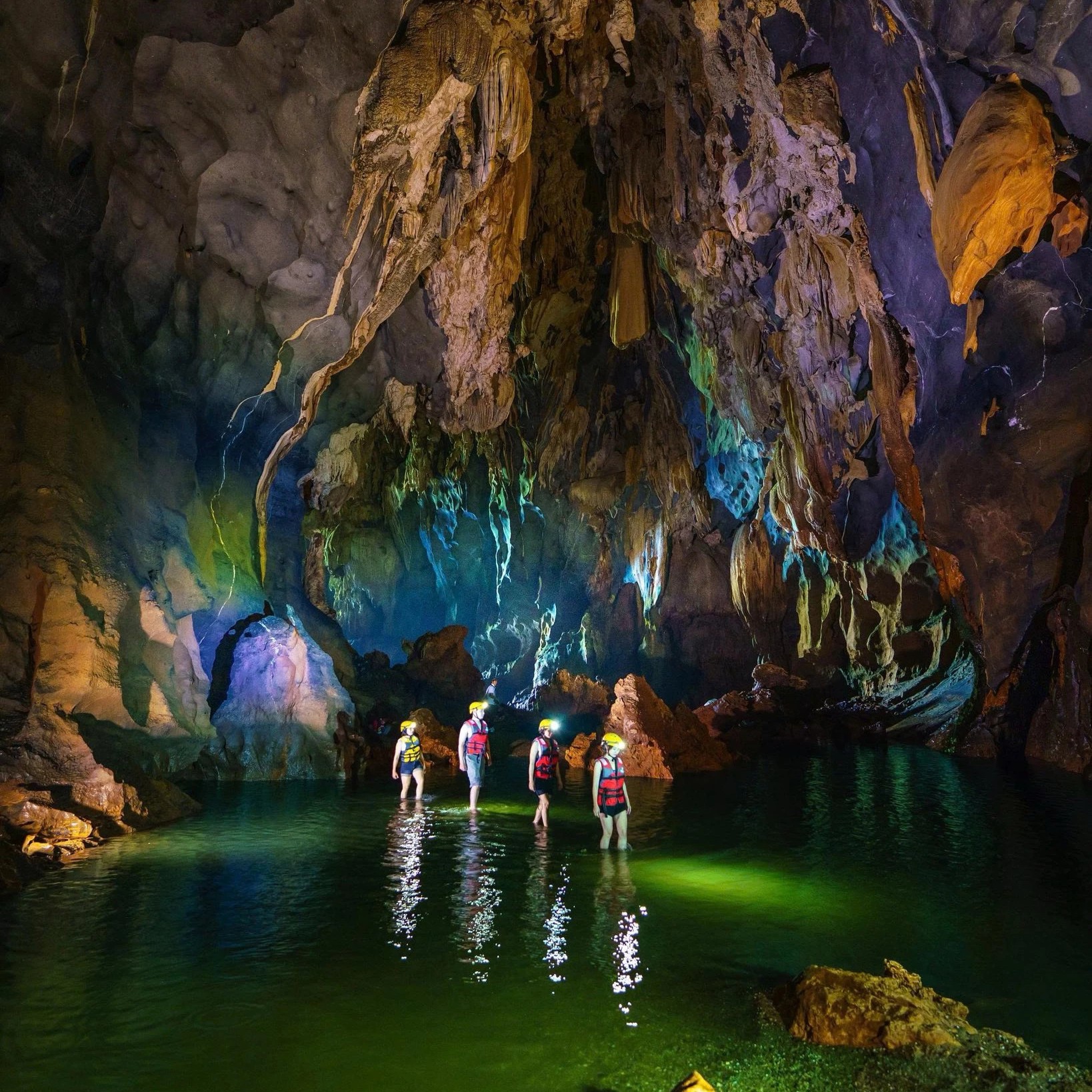 Tour Du Lịch Phong Nha - Kẻ Bàng Có Gì Hấp Dẫn?