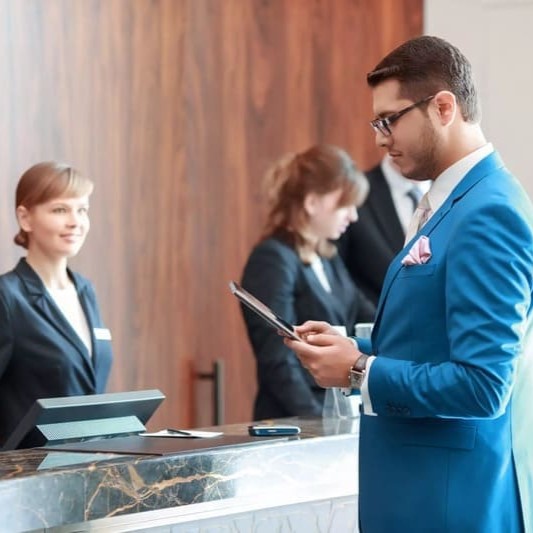 Front office manager là gì? Những thông tin cần biết