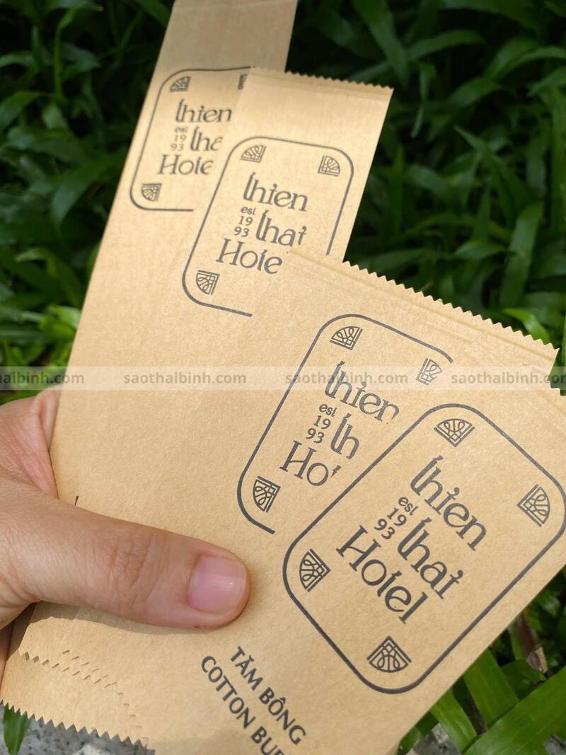 tao-an-tuong-voi-khach-hang-voi-in-logo-khach-san-len-bao-bi