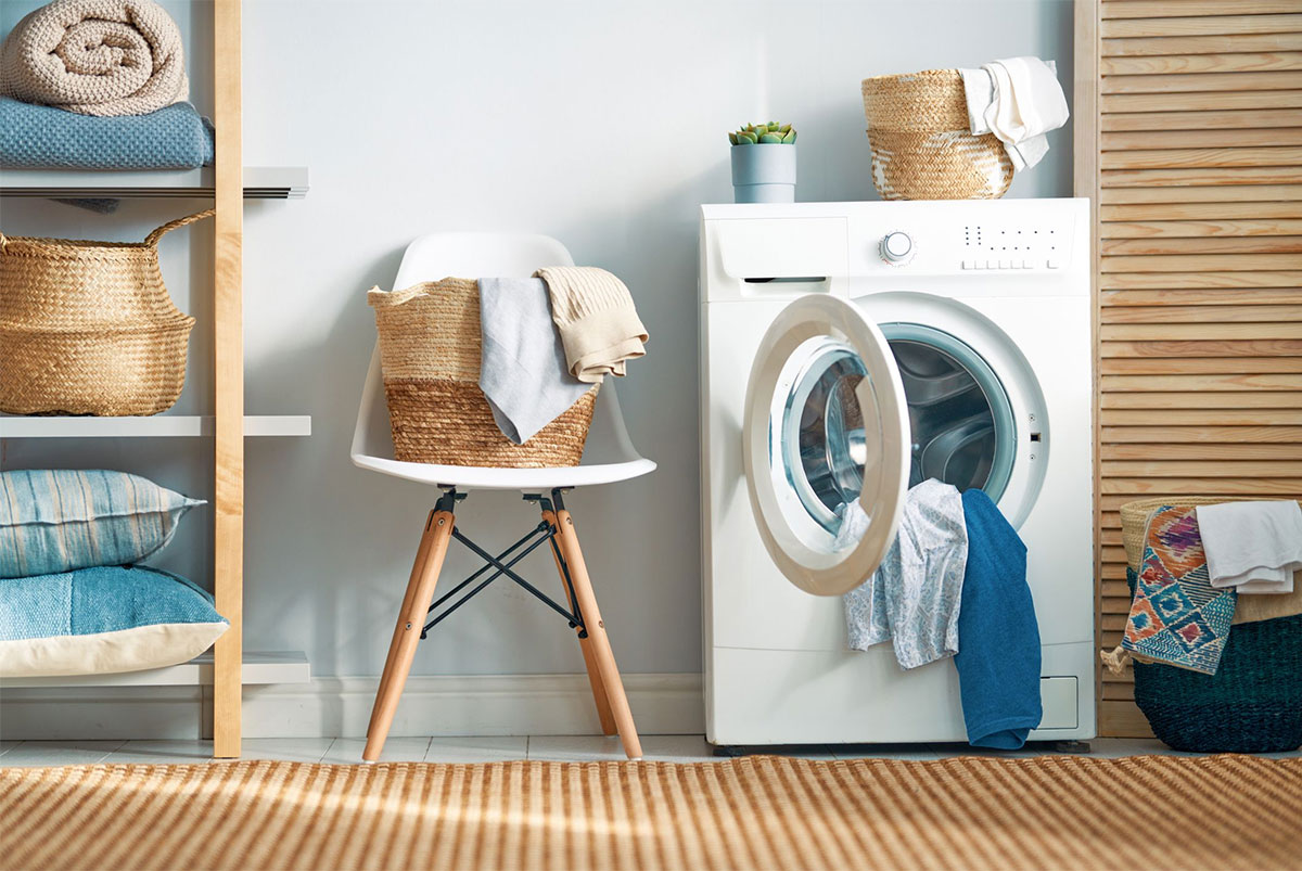Máy sấy quần áo sấy bao lâu thì khô? Có cần vắt trước khi sấy không?