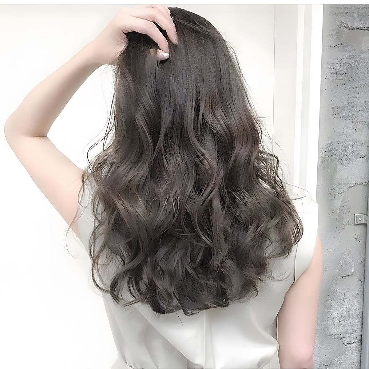 Làm đẹp mái tóc ngay tại nhà cùng với máy uốn tóc tự động xoay Yohiiso