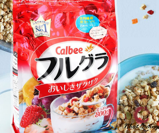 Ngũ cốc Calbee 800g màu đỏ nhat quang shop