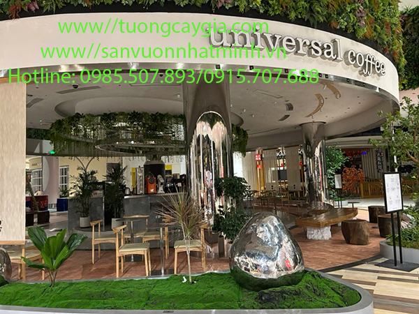 Decor dây leo xanh nhân tạo tại nhà hàng Universal Coffee - Aeon mall Hà Đông