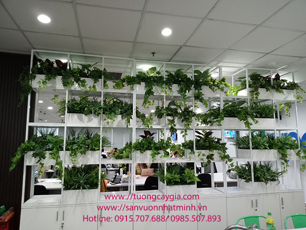 Thiết kế bục cây xanh giả xinh xắn tại văn phòng SAPO - TP HCM