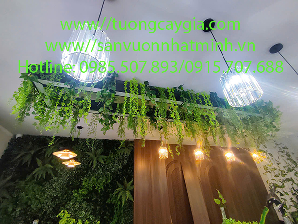 Thi công lắp đặt dây leo giả cho nhà hàng cà phê tại Nhà vườn 64A- khu đô thị Việt Hưng - Long Biên - Hà Nội