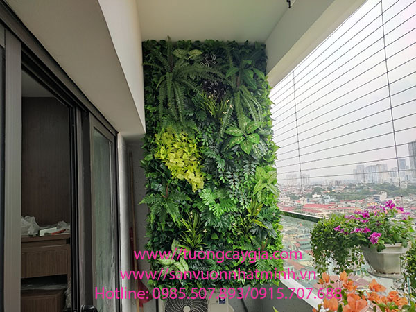 Làm đẹp không gian ban công bằng vách tường cây nhân tạo tại Văn Quán - Hà Đông - Hà Nội